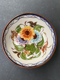 Lage Serveerschaal Ø 22 cm | Handbeschilderd Portugees Aardewerk | Gebroken Wit met Bloemmotief