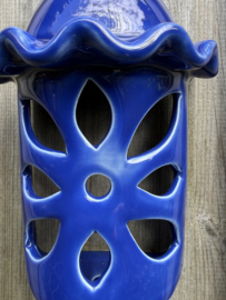 Portugese Wandlantaarn Faro | Handgemaakt Steengoed | Paarsblauw Geglazuurd | 30 cm