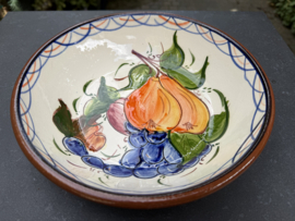 Lage Serveerschaal Ø 22 cm | Handbeschilderd Portugees Aardewerk | Gebroken Wit met Peren