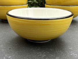 Portugese Kom Sardines | Geel met Zwart | Handbeschilderd Steengoed | 250 ml