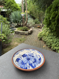 Lage Serveerschaal Ø 22 cm | Handbeschilderd Portugees Aardewerk | Wit met Blauw Bloemmotief