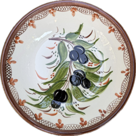 Lage Serveerschaal Ø 22 cm | Handbeschilderd Portugees Aardewerk | Gebroken Wit met Olijfmotief