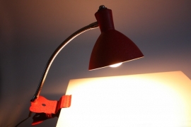 Rood flexibel klemlampje / Red flexible clip lamp [sold]