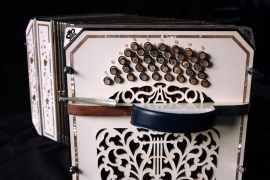 Witte Bandoneon, Alfred Arnold in Carlsfeld [verkocht]