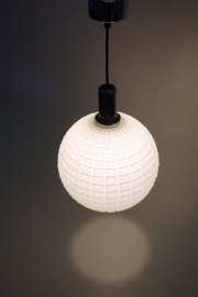 Matglas bol hanglamp / Frosted globe hanging lamp [verkocht]