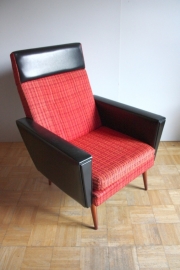 Vintage Fauteuil rood-zwart / Vintage Easy chair red-black [sold]