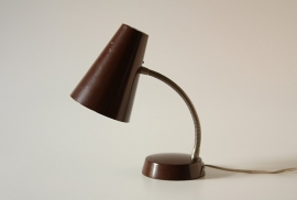 Klein bruin bureaulampje `70 / Small desk lamp 70s [sold]