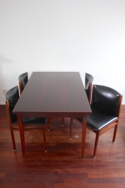 Pastoe Braakman tafel + stoelen /  Pastoe Braakman table + chairs