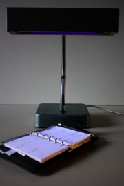 Industrieel Blacklight bureaulampje / Industrial Blacklight desklamp (sold)