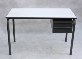 Buisframe Bureautje `50 / Tubular small desk 50 [sold]