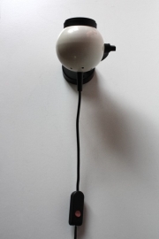 Wit bol muurlampje /  White globe wall lamp [sold]