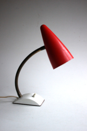 Rood vintage bureaulampje / Red vintage desklamp [sold]