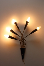 Uitwaaierende muurlamp / Flared wall lamp [verkocht]