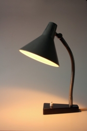 Hala grijs bureaulampje `50 / Hala gray desk lamp `50 [sold]