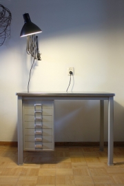 Gispen bureautje middengrijs / Gispen small desk midgray [verkocht ]