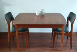 tafel+5 stoelen scandinavisch / table+5 chairs scandinavian [verkocht]