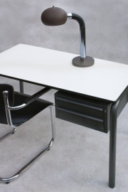Buisframe Bureautje `50 / Tubular small desk 50 [sold]