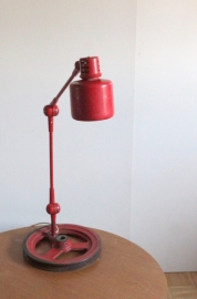 Industriële rode werklamp / Red industrial workshop lamp [sold]