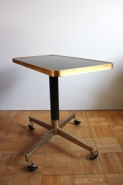 Bijzettafeltje met zwenkwielen / Coffee table with casters [sold]