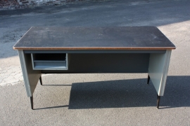 Metalen fifties bureautje / Metal fifties desk [sold]