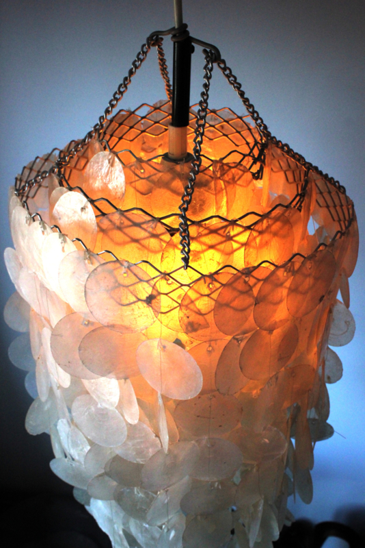 Schelpenlamp / Shell lamp | Hanglamp • Muurlamp / Hanging lamp Wall lamp | retrointerieur