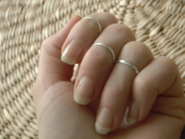 silver knuckle ring