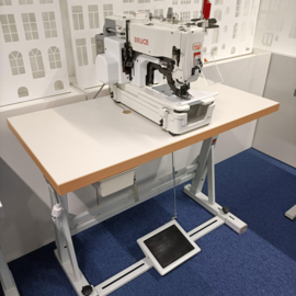 Bruce T781G-Z knoopsgaten machine  VERKOCHT