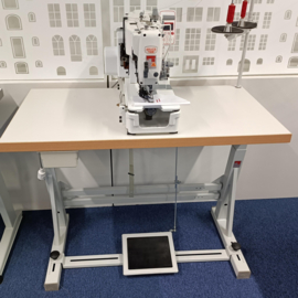Bruce T781G-Z knoopsgaten machine  VERKOCHT