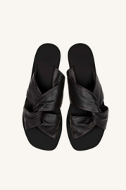 By Bar || BOBBIE sandals; black