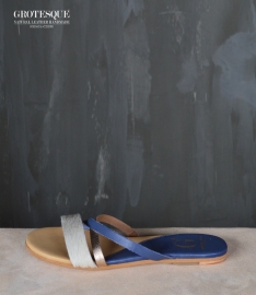 Grotesque || FLIPFLOP: white navy