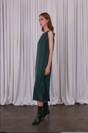 Nathalie Vleeschouwer || Ellen dress satin; pine