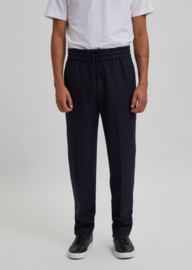 Bertoni of Denmark || CONNOR trousers: midnight