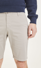 KCA || CHUCK regular chino shorts: alloy