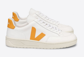 VEJA || V-12 leather white ouro