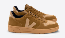 Veja || V-10; camel desert