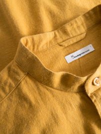 KCA || flannel shirt stand collar; tinsel