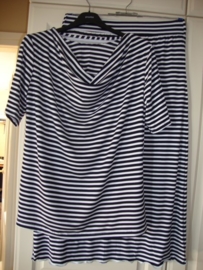 0 A Rachel lange rok en watervalshirt lange mouw of 3/4 mouw