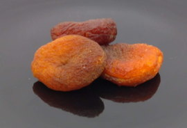Biologische ongezwavelde pitloze abrikozen