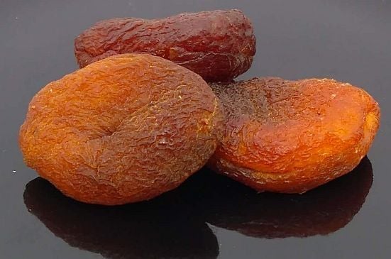 Biologische ongezwavelde abrikozen, dus gedroogde zuidvruchten zonder conserveermiddelen of kunstmatige toevoegingen.