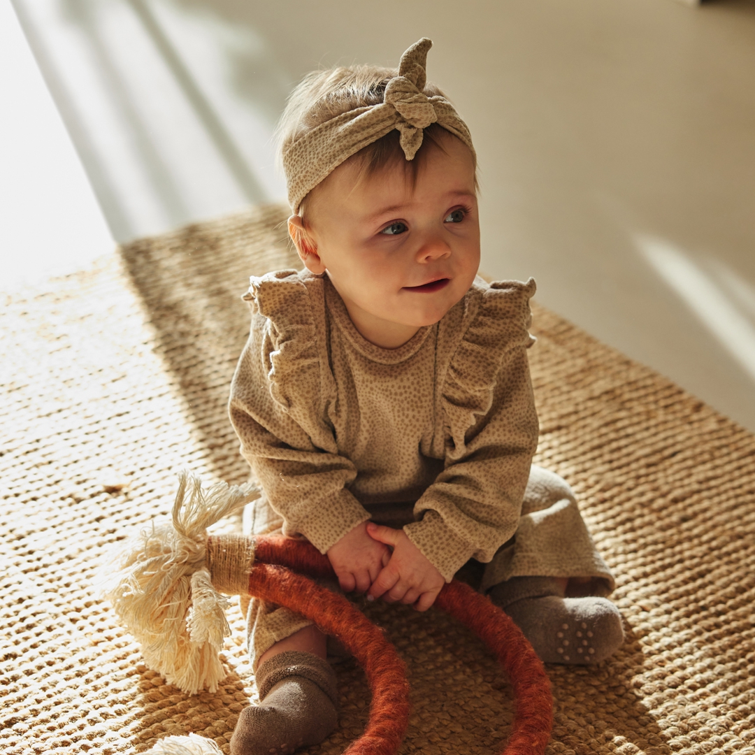Dirkje-Meisjes 2 pce babypakje ls + hoofdband-beige grijs
