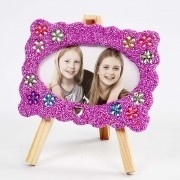 C.W.-Houten Fotoframe on a easel, size 13,2x11,5 cm, tickness 1,8 cm-Bruin