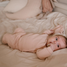 Dirkje-2 pce babypakje + muts organic cotton-Light dusty pink