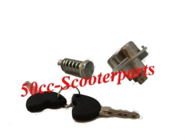 Contactslot HPS  Vespa L S Lxv ET2 ET4 stuurslot 41599