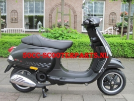 Vespa S Sport 25km 4T Mat zwart "Nero Abisso"