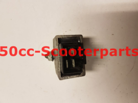 Spanningsregelaar Peugeot Vivacity 2T origineel 772592 Gebruikt