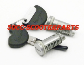 Contactslot Vespa ET2/4 Fly  Lx Lxv S Zip Primavera Sprint 573905