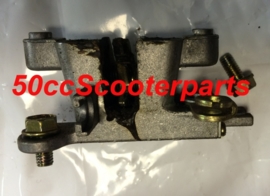 Zadelslot buddyslot Kymco Super 8 origineel 77235-KGC4-E0B Gebruikt