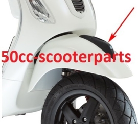 Sierstuk voorspatbord zwart Vespa S 675525