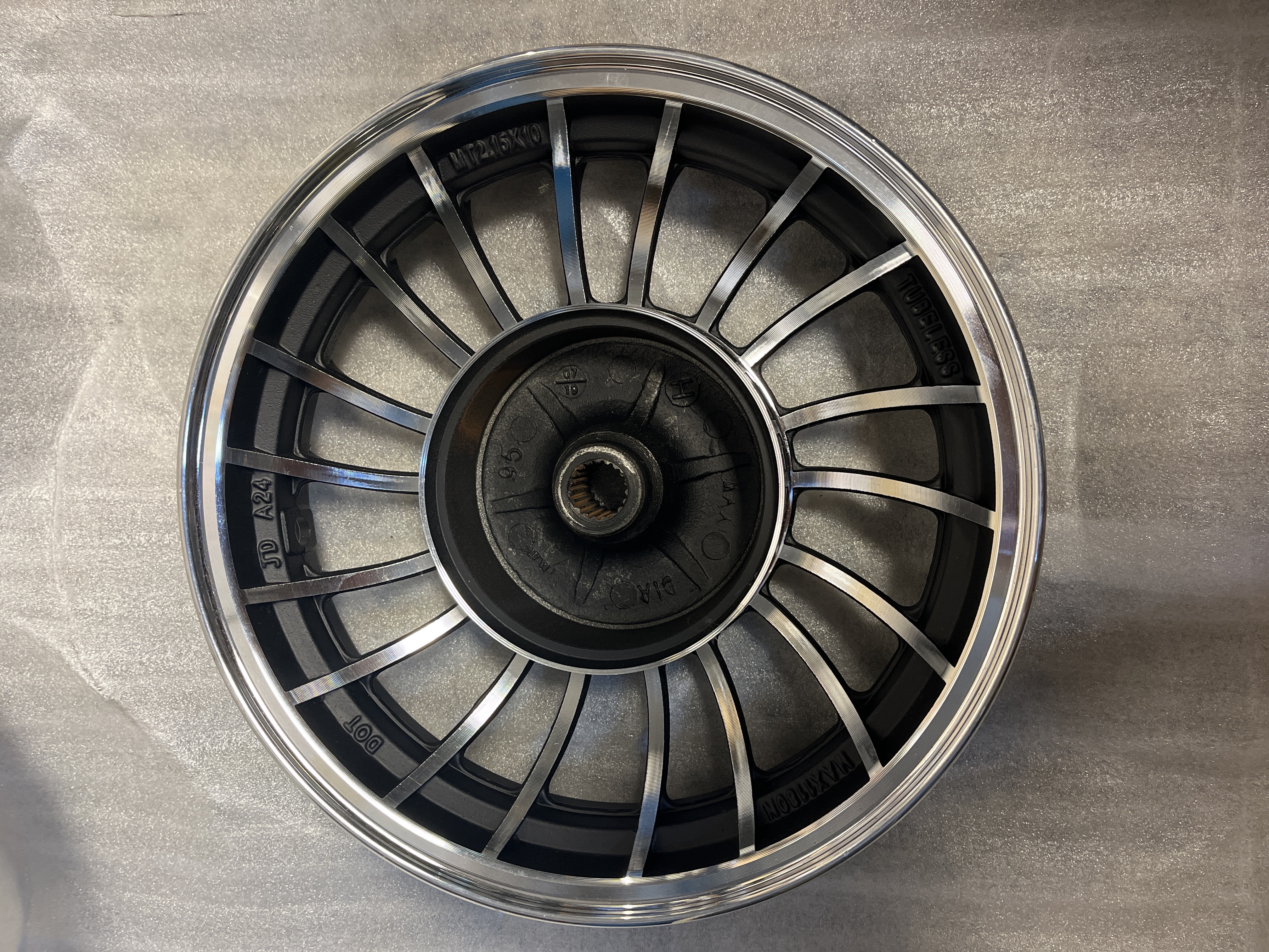 Wiel achter Turbho Rl-50 Iva Lux 50 BTC RIVA Vespelini 42600-DGW-9200