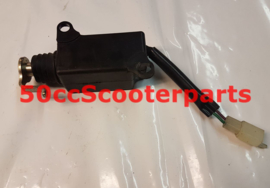 Zadelslot motor origineel Sym Mio 35870-A8B-000 Gebruikt